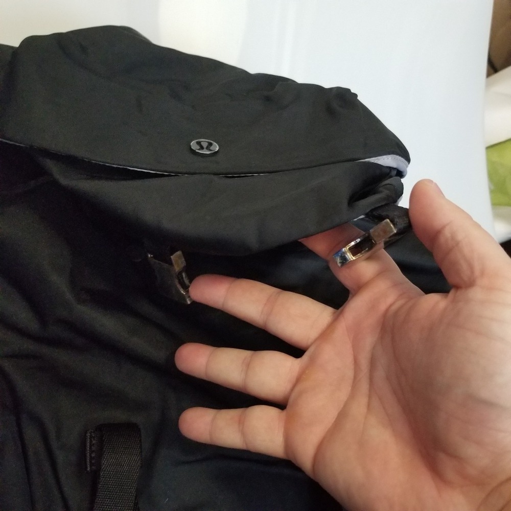 Lululemon Backpack Womens Large Black Rucksack Gym Travel Commuter Flap Bag - Picture 6 of 9